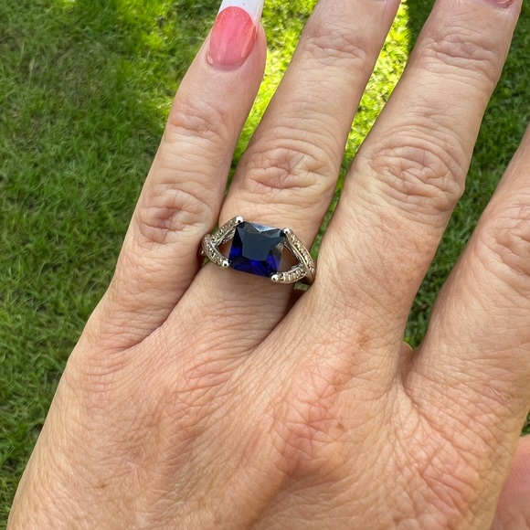 Silver-tone Royal Blue Costume Ring - Picture 5 of 15